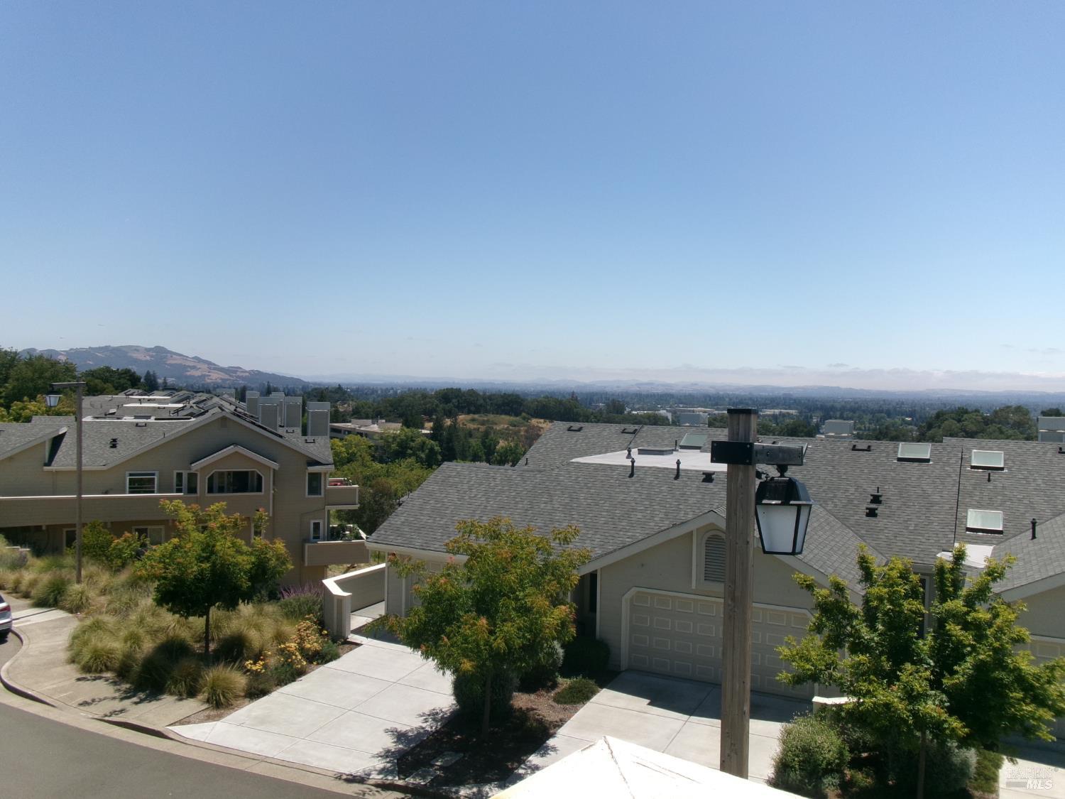 2073 Stonefield Lane Santa Rosa, CA 95403 - Photo 5 of 37