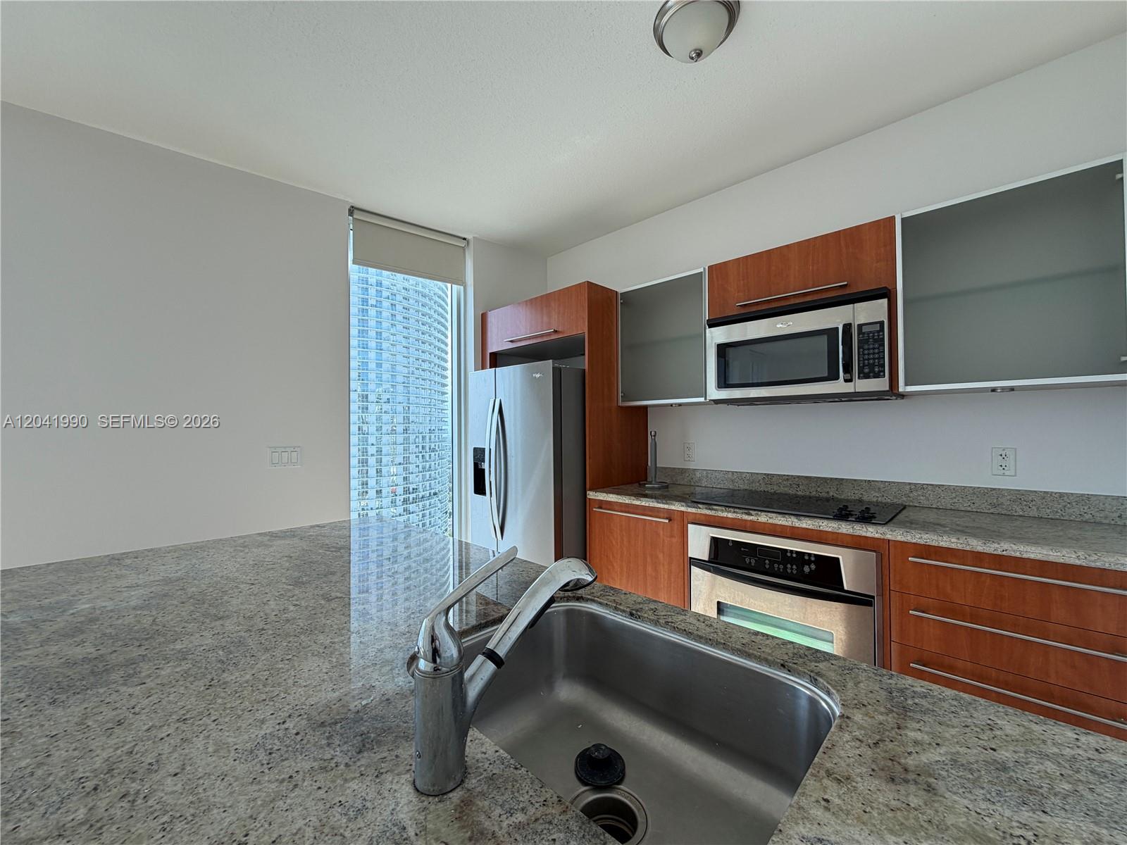 185 Southwest 7th Street, Unit 3200 Miami, FL 33130 - Photo 5 of 13