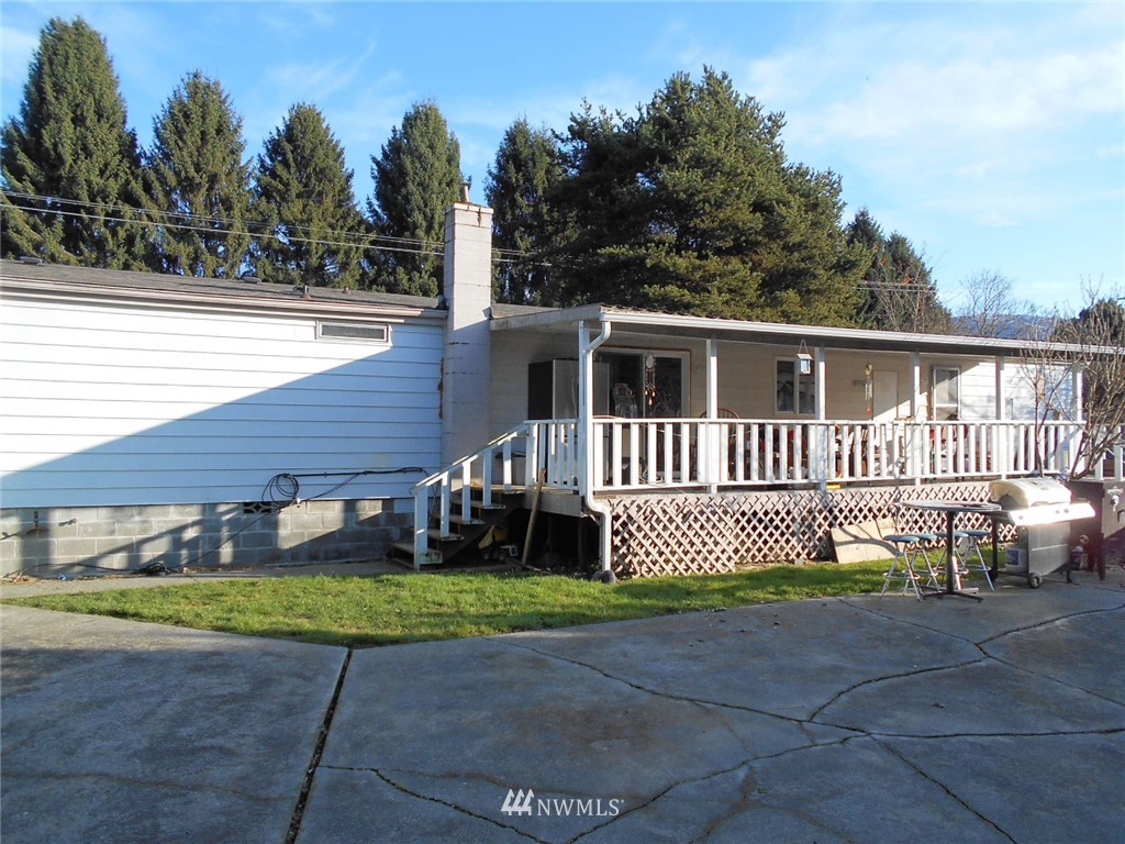 9706 Fruitdale Road Sedro-Woolley, WA 98284 - Photo 2 of 30 Gallery Image 2