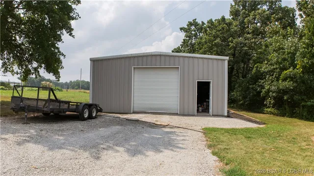 $482,000 | 34801 Drennon Chapel Drive, Edwards, MO 65326