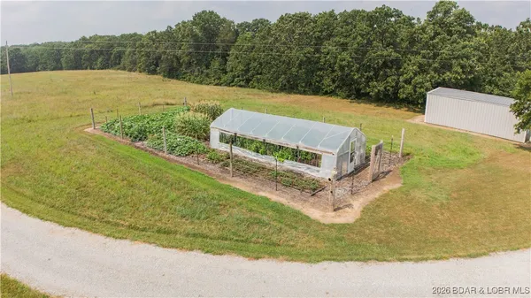 $482,000 | 34801 Drennon Chapel Drive, Edwards, MO 65326