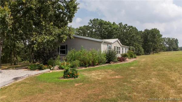 $482,000 | 34801 Drennon Chapel Drive, Edwards, MO 65326