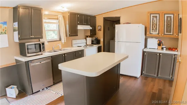 $482,000 | 34801 Drennon Chapel Drive, Edwards, MO 65326