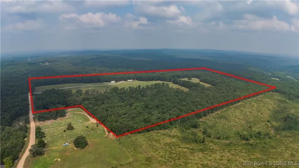 $482,000 | 34801 Drennon Chapel Drive, Edwards, MO 65326