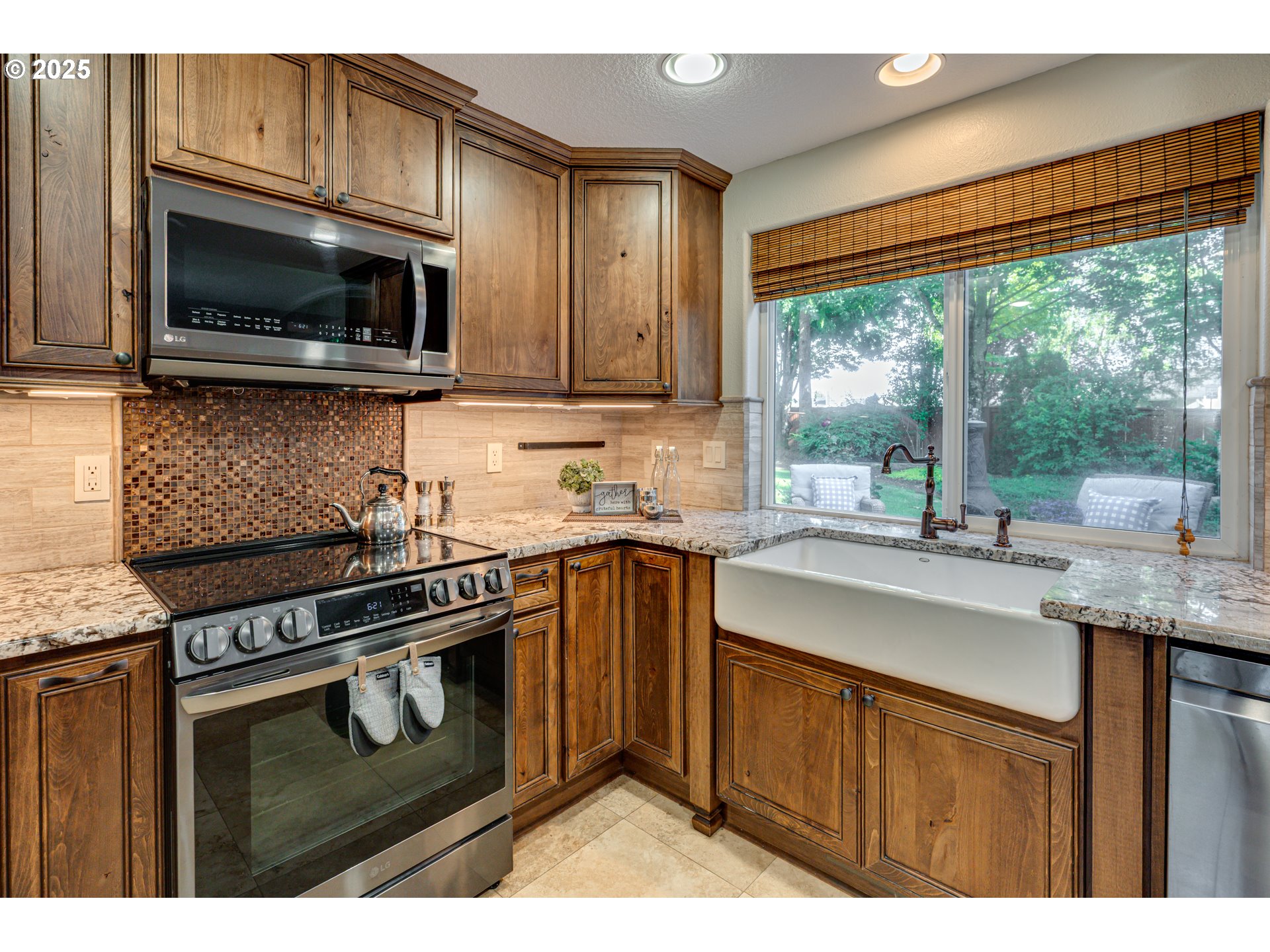 1732 Northwest 29th Circle Camas, WA 98607 - Photo 6 of 46 Gallery Image 6