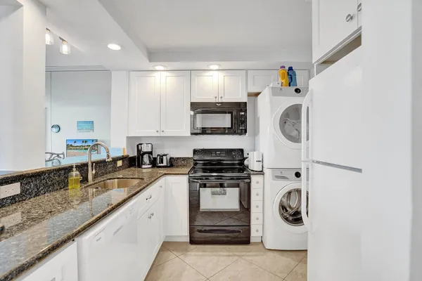 $2,600 | 6000 North Ocean Boulevard, Unit 11E, Lauderdale-by-the-Sea, FL 33308