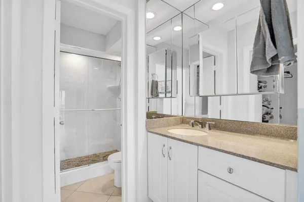 $2,600 | 6000 North Ocean Boulevard, Unit 11E, Lauderdale-by-the-Sea, FL 33308