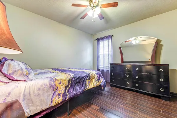 $250,000 | 940 Oak Lynn Drive, Conroe, TX 77378