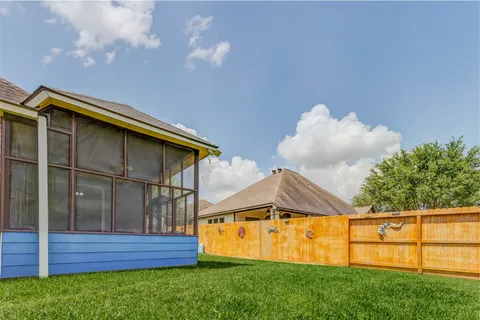 $250,000 | 940 Oak Lynn Drive, Conroe, TX 77378