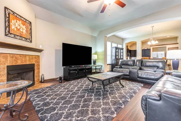 $250,000 | 940 Oak Lynn Drive, Conroe, TX 77378