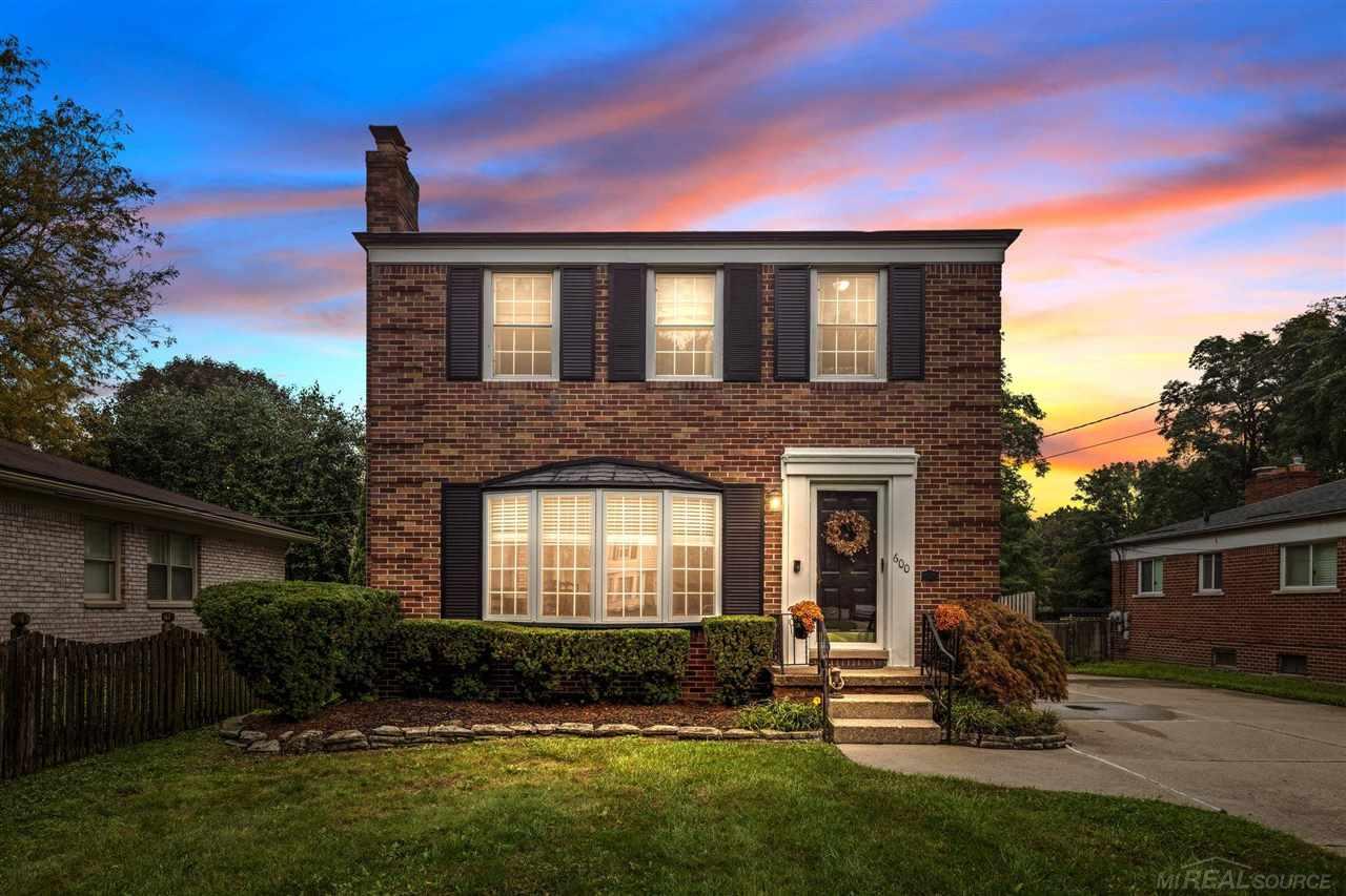 600 Vernier Road Grosse Pointe, MI 48236 - Photo 2 of 27 50057546-1.JPG