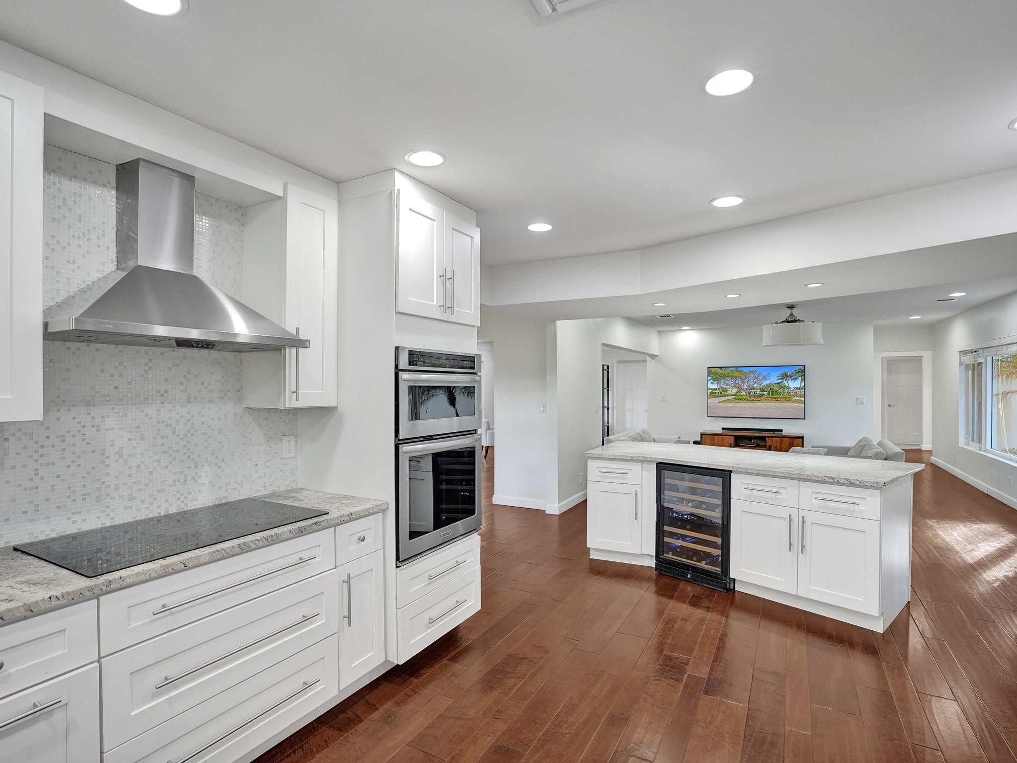 5 Gatehouse Road Sea Ranch Lakes, FL 33308 - Photo 12 of 33 Photo 12