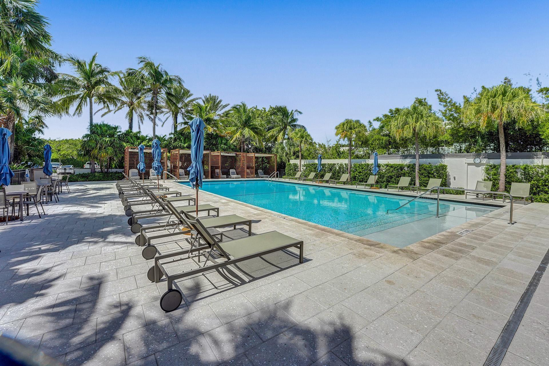 5 Gatehouse Road Sea Ranch Lakes, FL 33308 - Photo 27 of 33 Beach Club Pool
