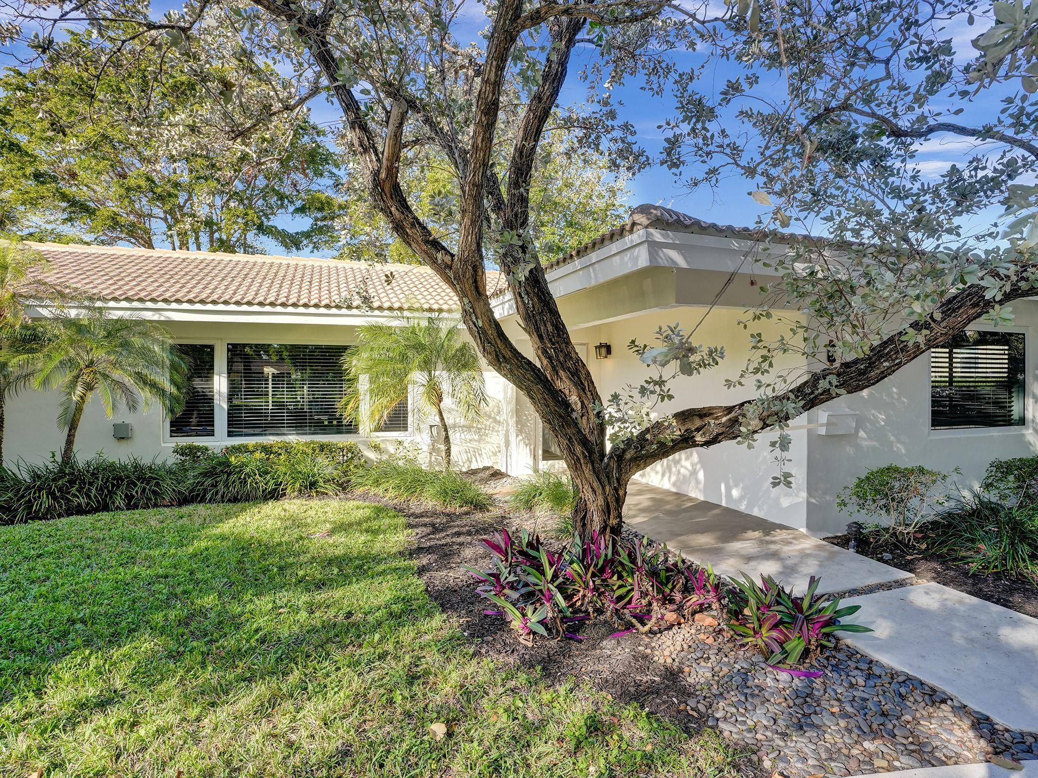 5 Gatehouse Road Sea Ranch Lakes, FL 33308 - Photo 3 of 33 Photo 3