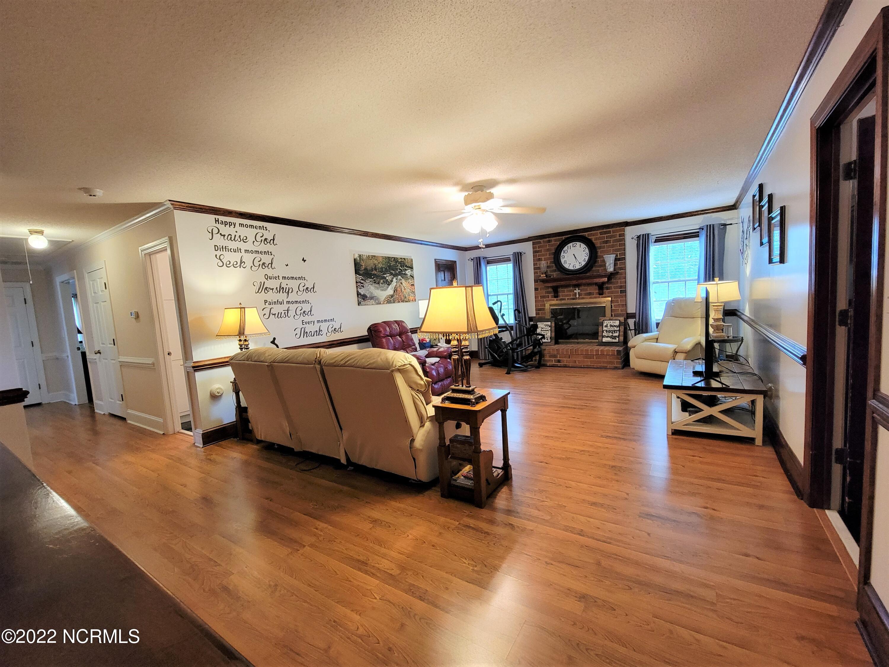 525 Forlines Road Winterville, NC 28590 - Photo 4 of 33 20220610_172441b