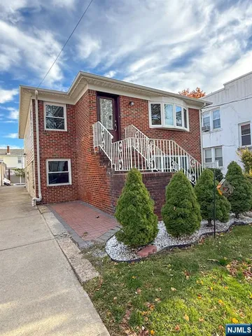 $5,200 | 223 Day Avenue, Cliffside Park, NJ 07010