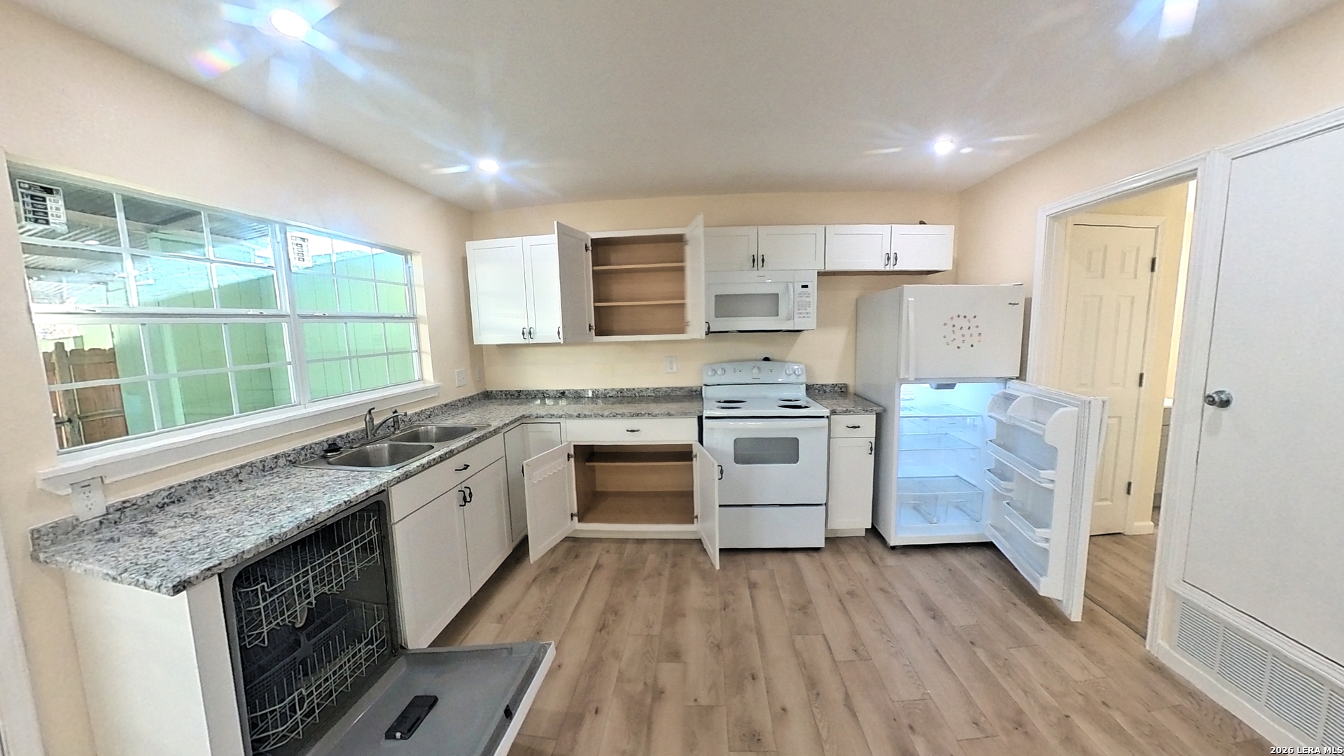 6514 Spring Manor Street San Antonio, TX 78249 - Photo 6 of 31