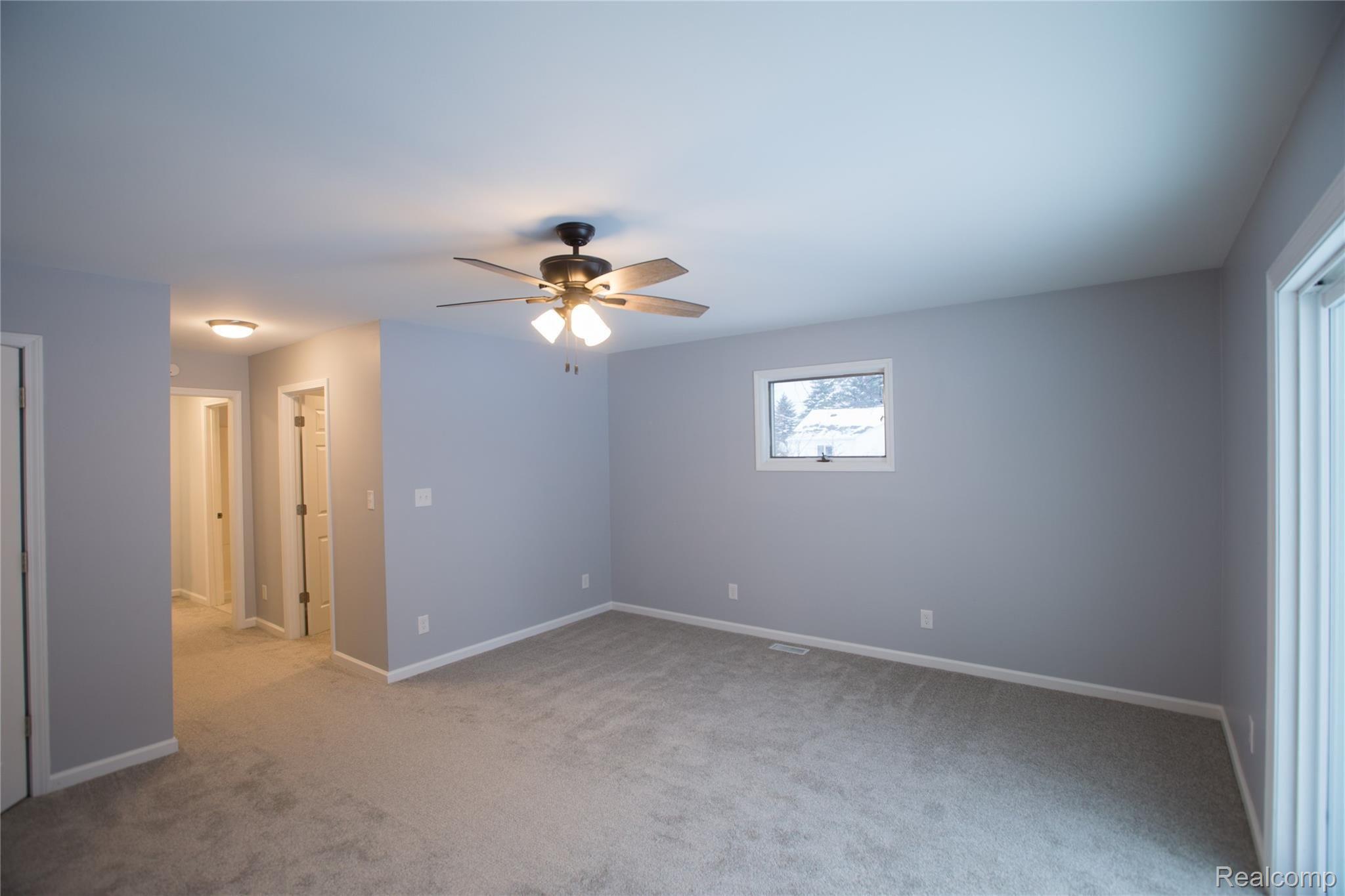 12220 Davison Road Davison, MI 48423 - Photo 12 of 16 D1DX0070.jpg