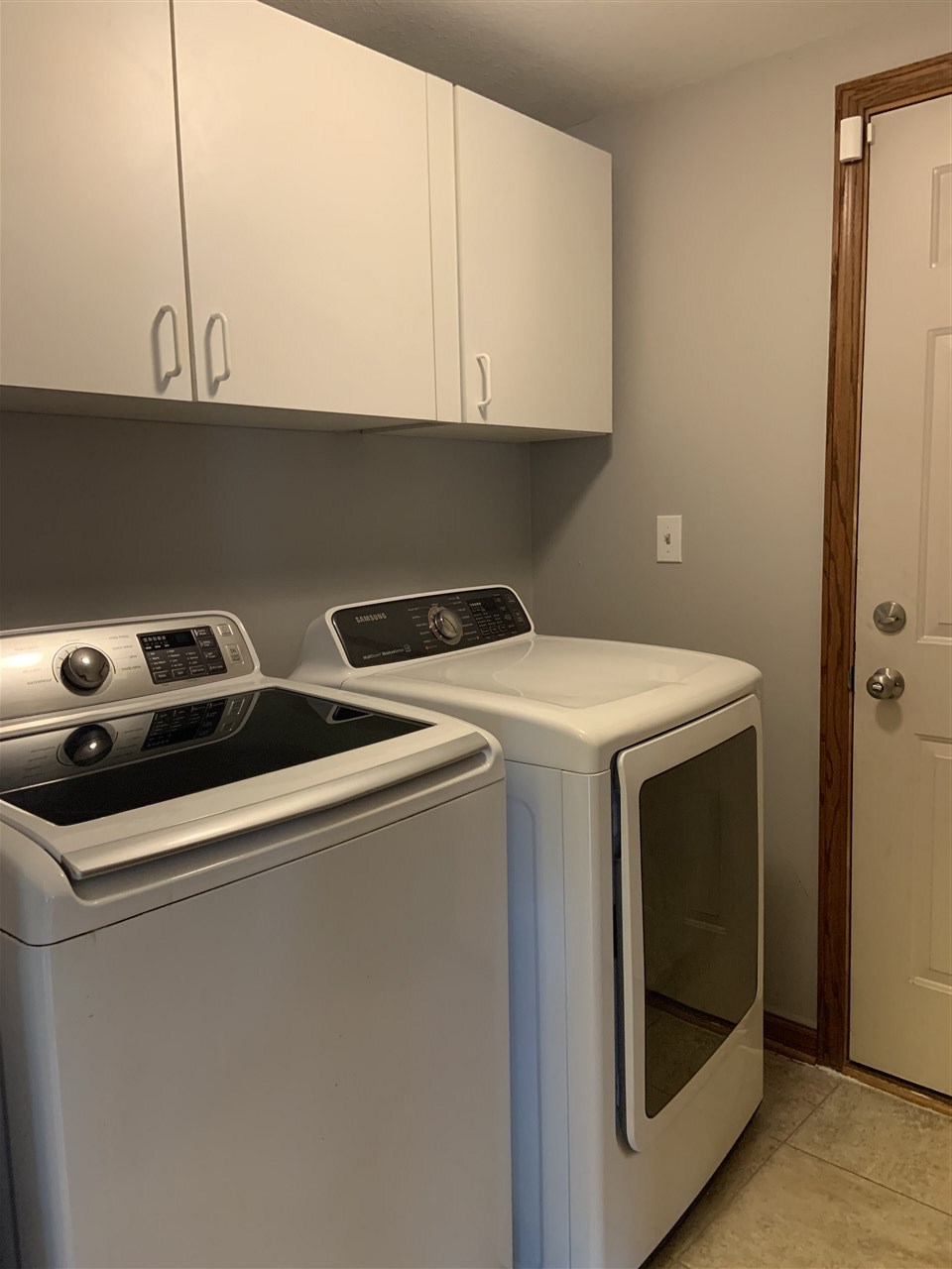 6912 Sentinel Road Rockford, IL 61107 - Photo 18 of 27 a utility room with dryer and washer