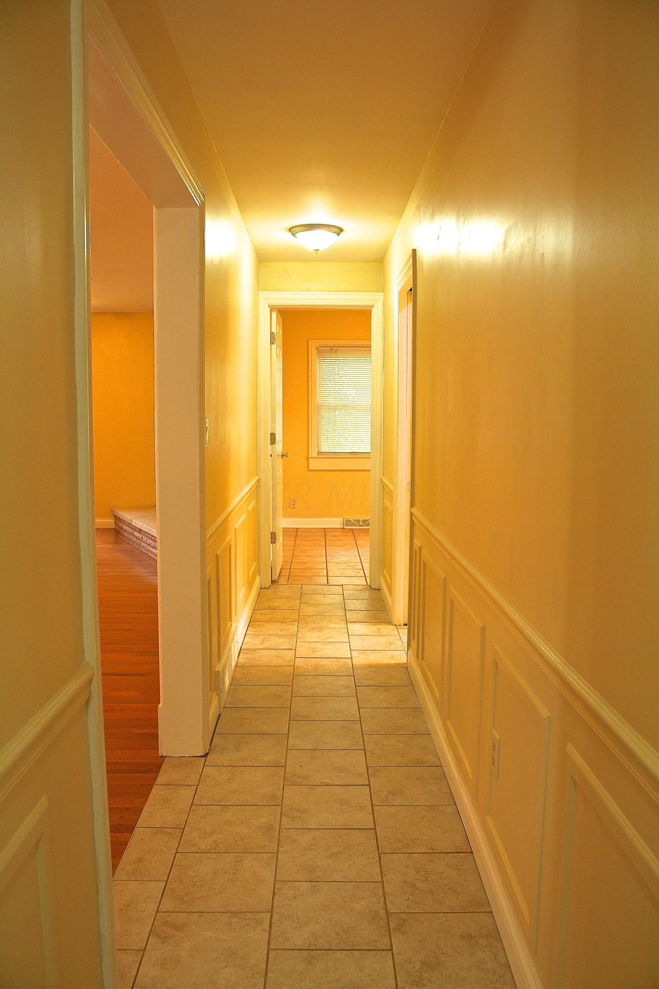 5616 Sinclair Road Columbus, OH 43229 - Photo 17 of 34 Gallery Image 17
