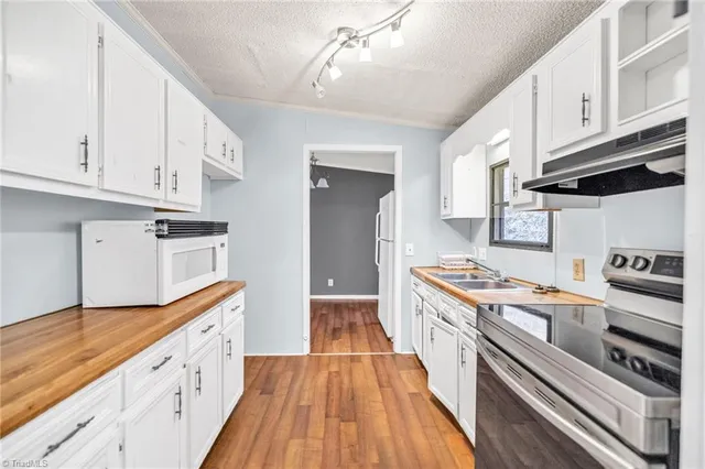 $179,900 | 3303 Old Highway 16, Lansing, NC 28643