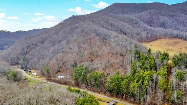 $179,900 | 3303 Old Highway 16, Lansing, NC 28643