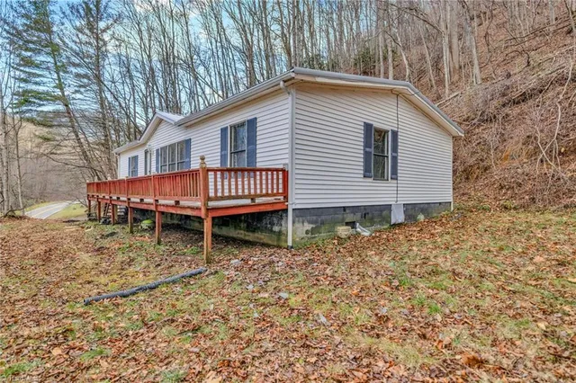 $179,900 | 3303 Old Highway 16, Lansing, NC 28643