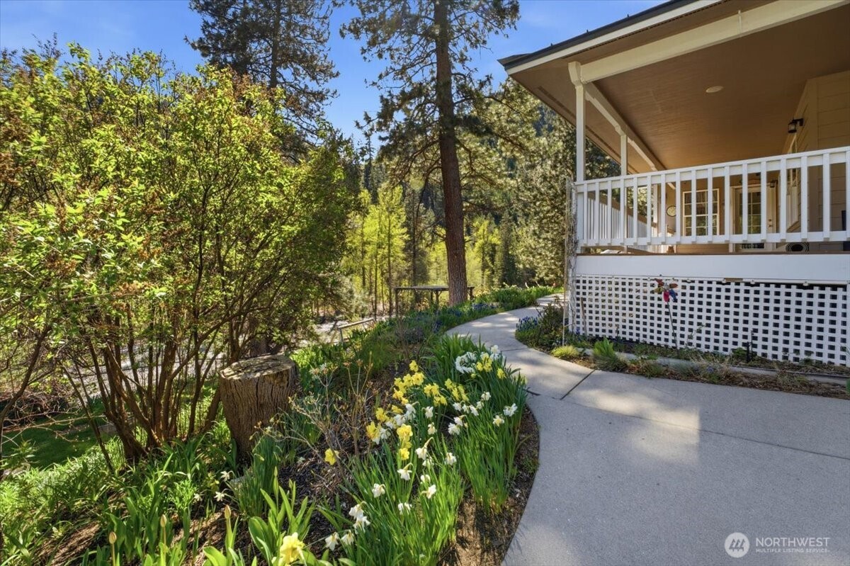 8831 Entiat River Road Entiat, WA 98822 - Photo 36 of 40