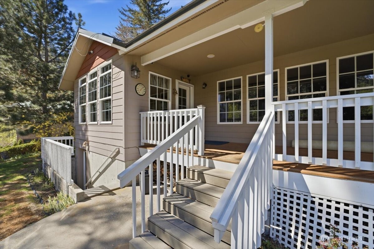 8831 Entiat River Road Entiat, WA 98822 - Photo 37 of 40