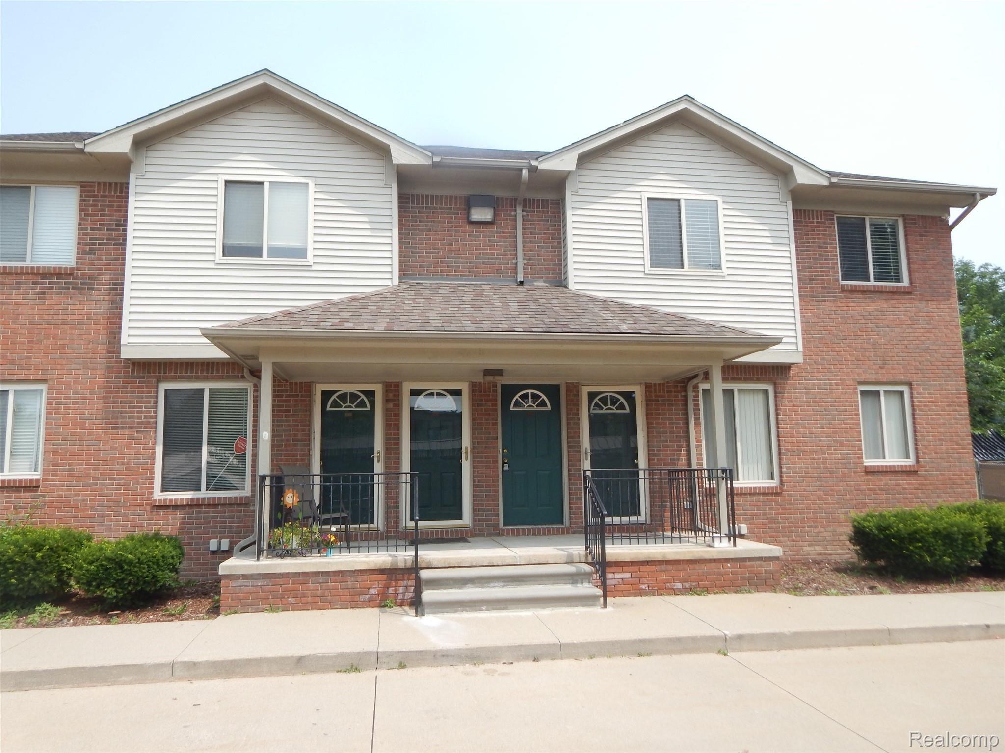 18530 East 14 Mile Road Fraser, MI 48026 - Photo 6 of 23 DSCN2456.JPG