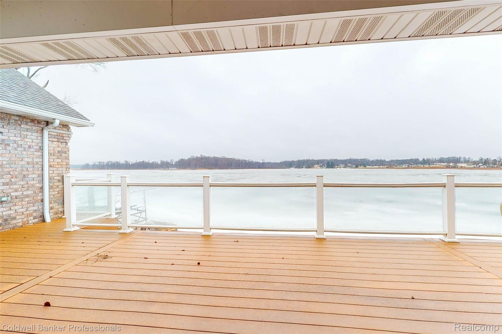 6576 Bennett Lake Road Fenton, MI 48430 - Photo 6 of 46 Main level Balcony