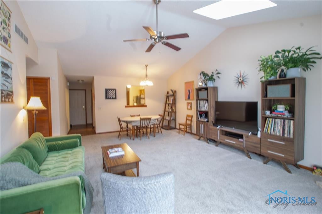 19 Exeter Road, Unit B Perrysburg, OH 43551 - Photo 2 of 30 Gallery Image 2