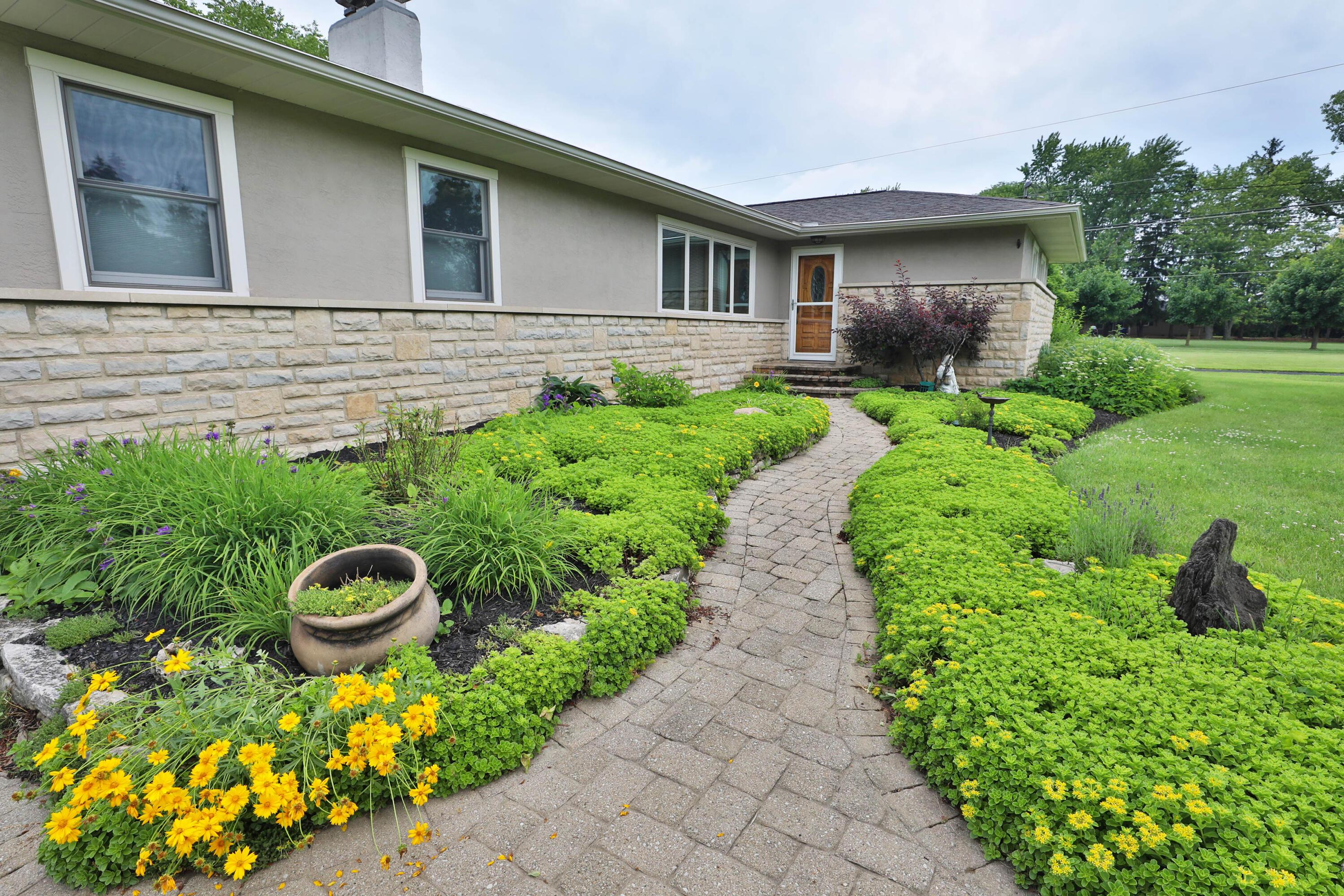5925 Sinclair Road Columbus, OH 43229 - Photo 3 of 60 5925-Sinclair-03