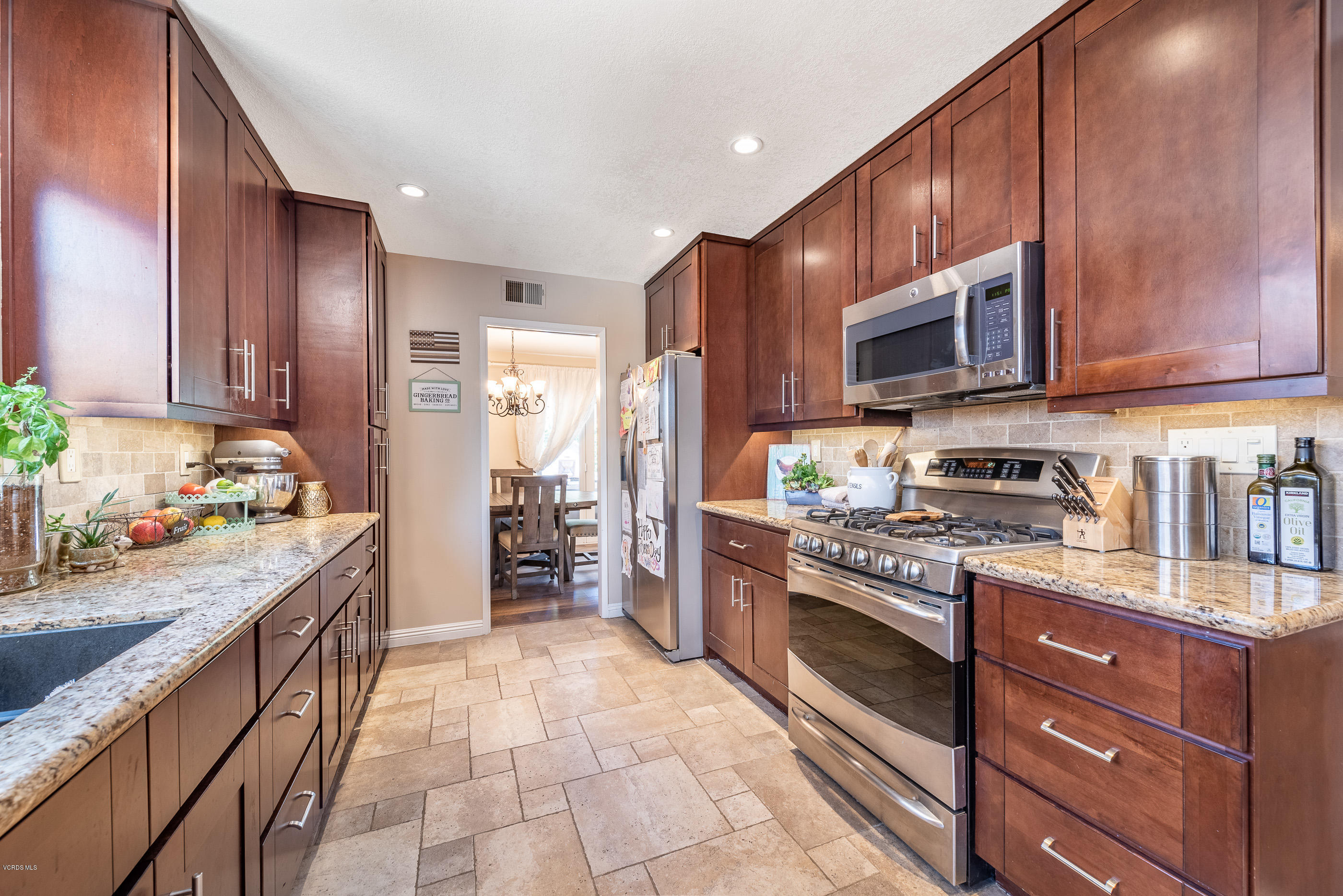 2155 Cheam Avenue Simi Valley, CA 93063 - Photo 12 of 38 2155 Cheam Ave Simi Valley-13