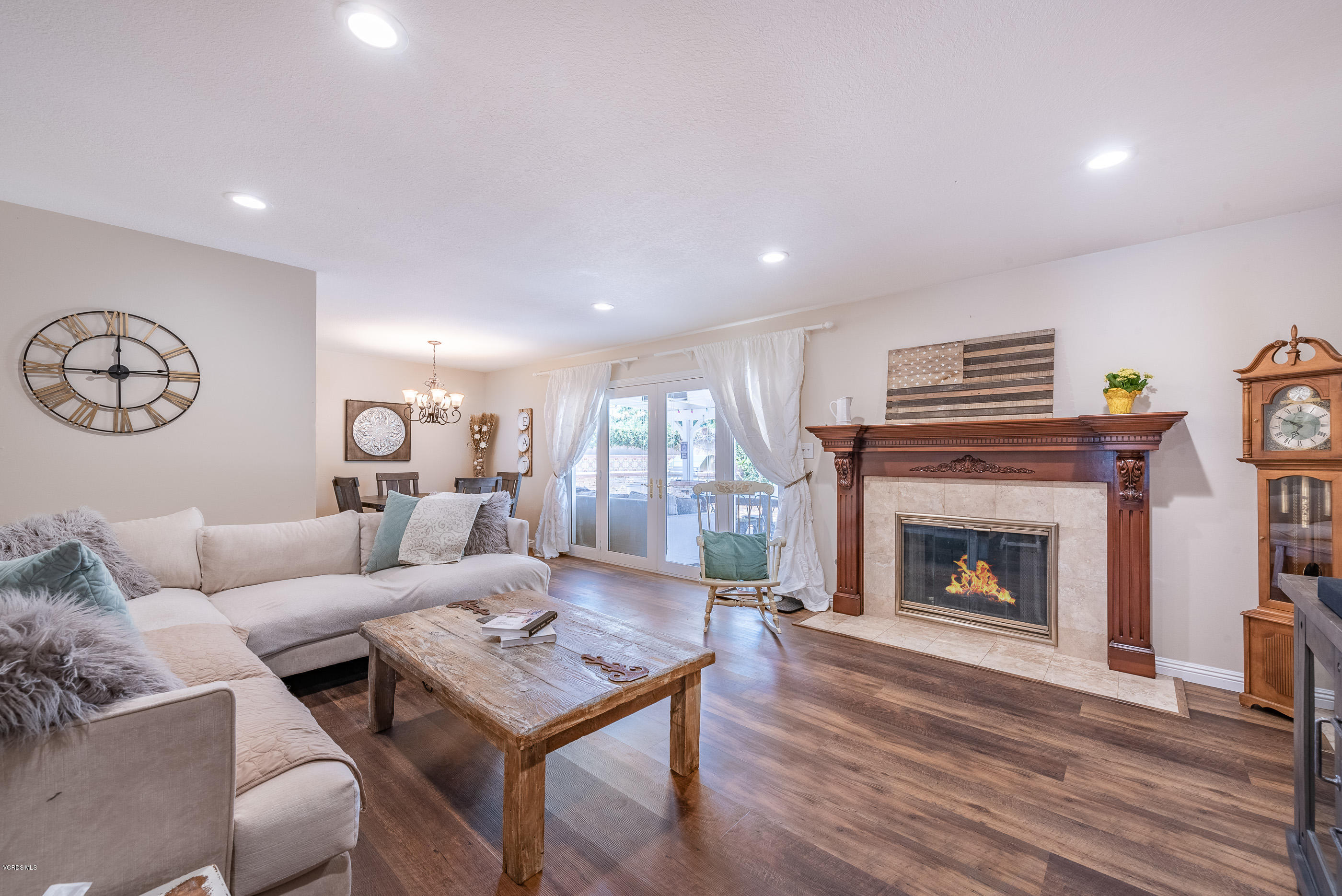 2155 Cheam Avenue Simi Valley, CA 93063 - Photo 4 of 38 2155 Cheam Ave Simi Valley-5
