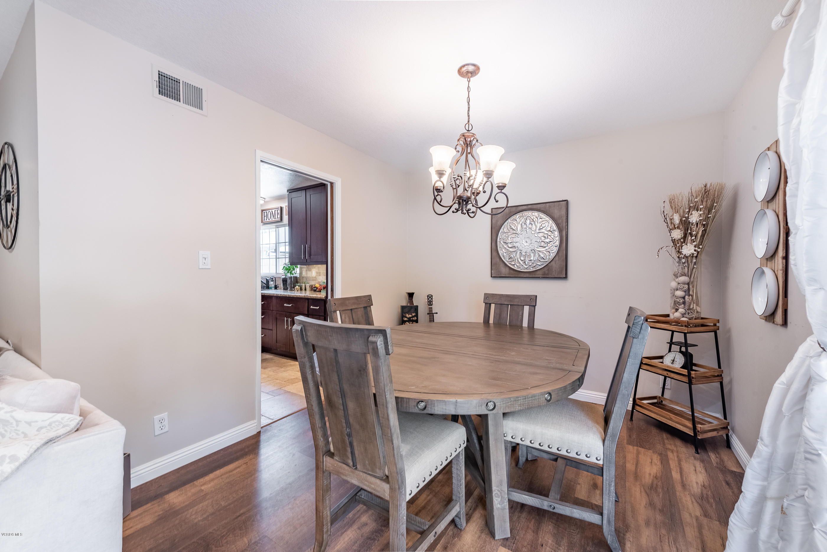 2155 Cheam Avenue Simi Valley, CA 93063 - Photo 6 of 38 2155 Cheam Ave Simi Valley-7