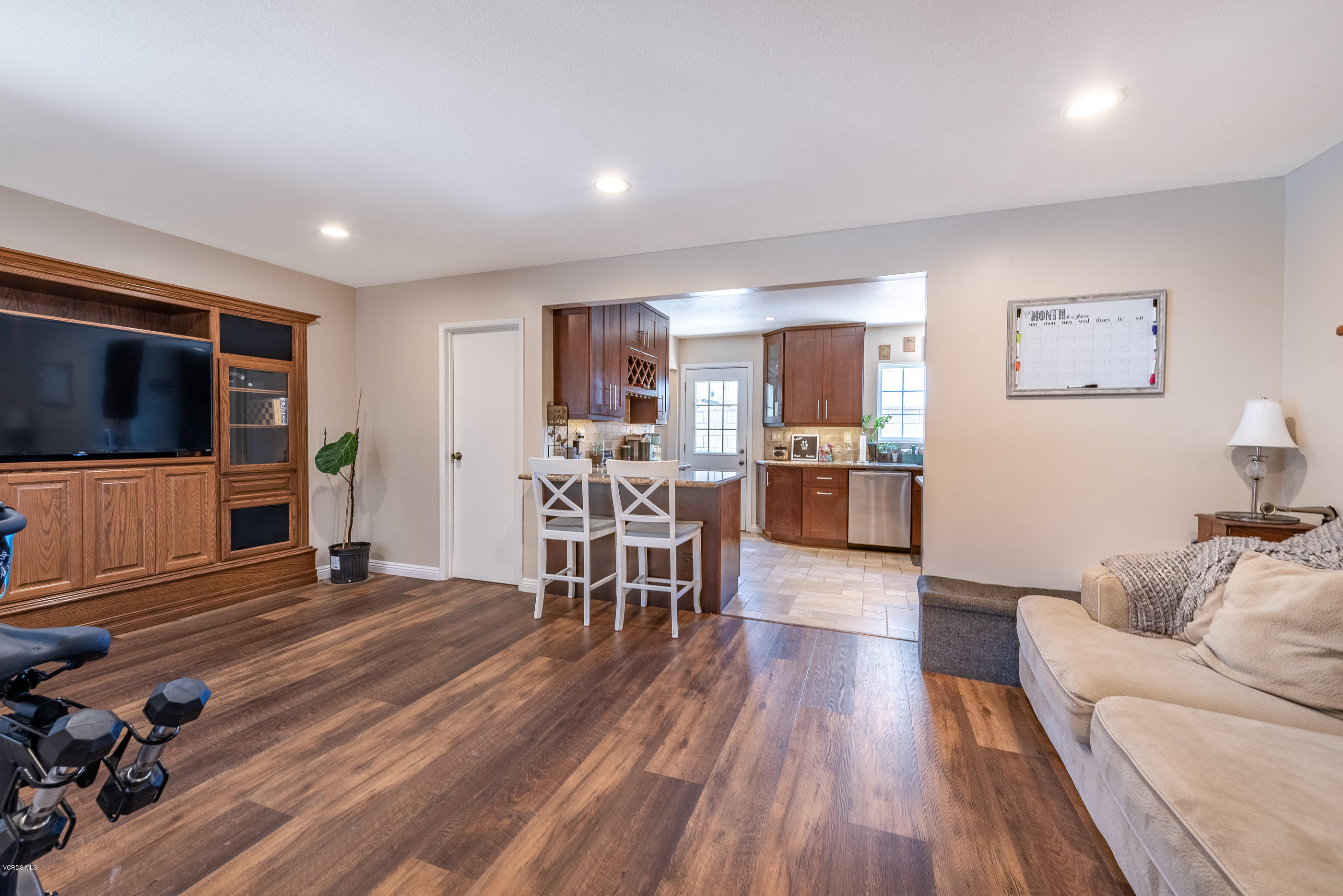 2155 Cheam Avenue Simi Valley, CA 93063 - Photo 7 of 38 2155 Cheam Ave Simi Valley-8