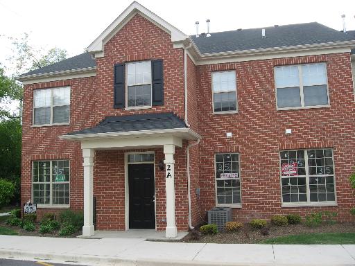 1038 Swift Road, Unit 1B Glen Ellyn, IL 60137 - Photo 1 of 10