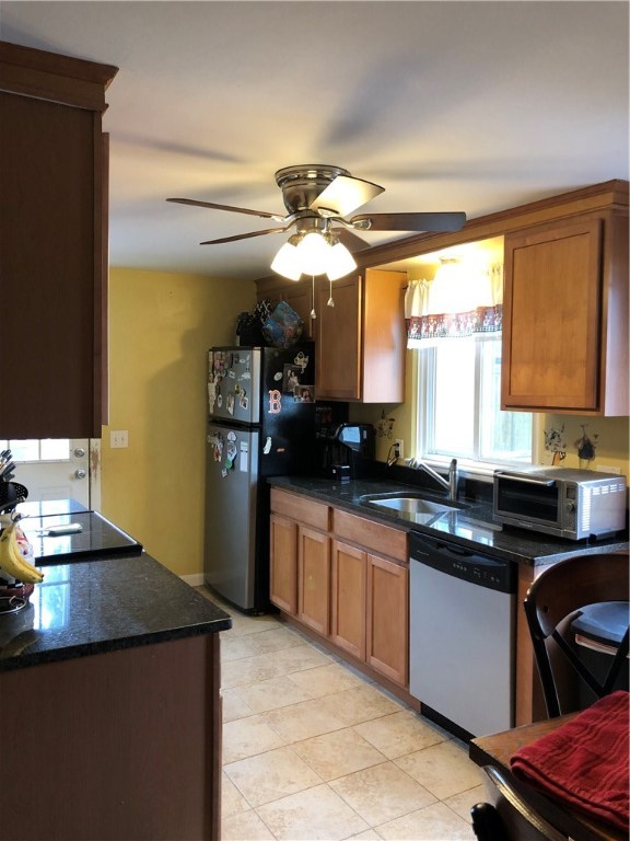 191 Vineyard Road Warwick, RI 02889 - Photo 5 of 32 Gallery Image 5