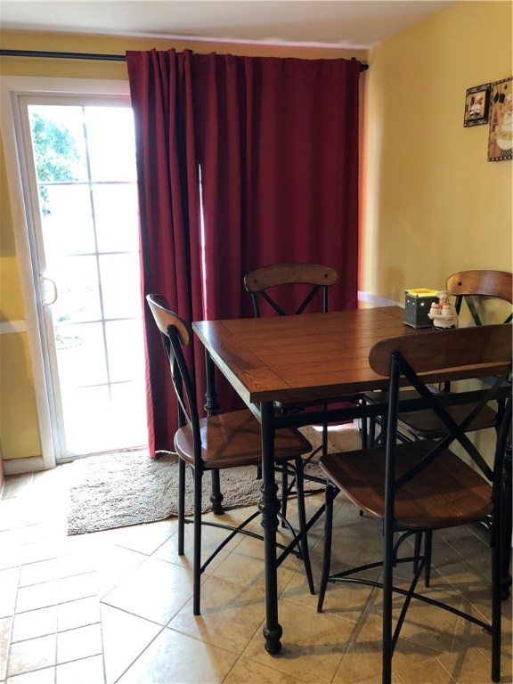 191 Vineyard Road Warwick, RI 02889 - Photo 8 of 32 Gallery Image 8