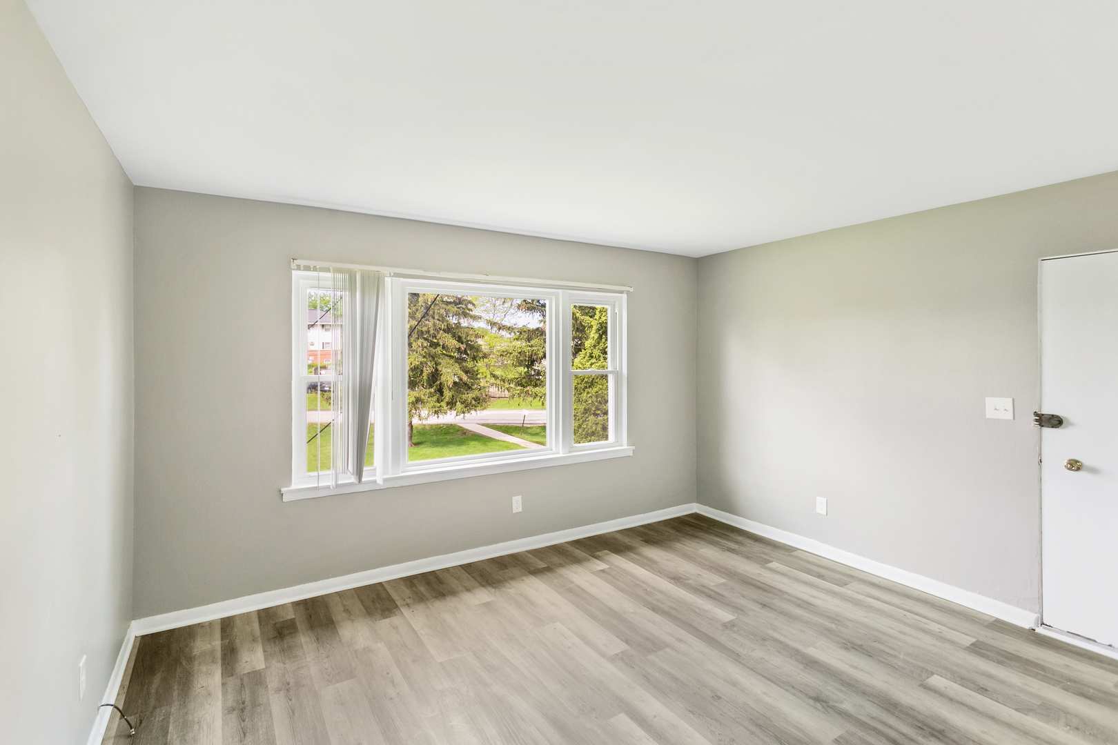 991 Tollview Avenue, Unit 4 Aurora, IL 60505 - Photo 4 of 9