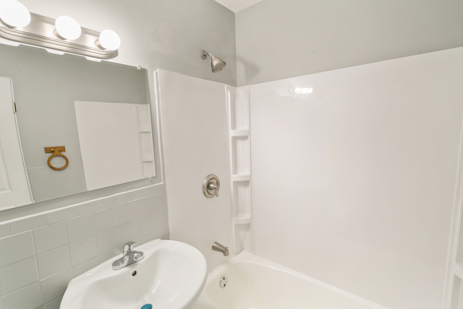 991 Tollview Avenue, Unit 4 Aurora, IL 60505 - Photo 6 of 9