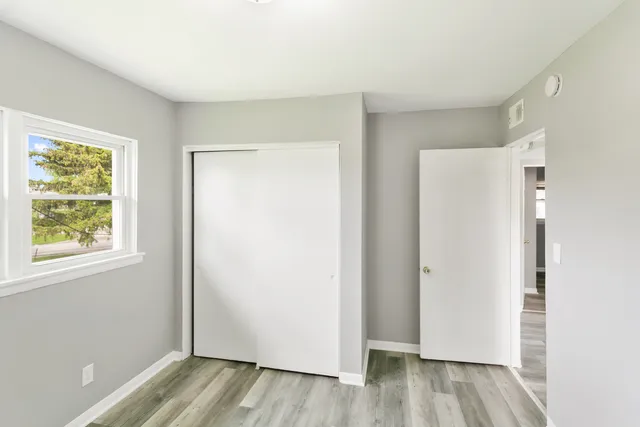 $1,400 | 991 Tollview Avenue, Unit 4, Aurora, IL 60505