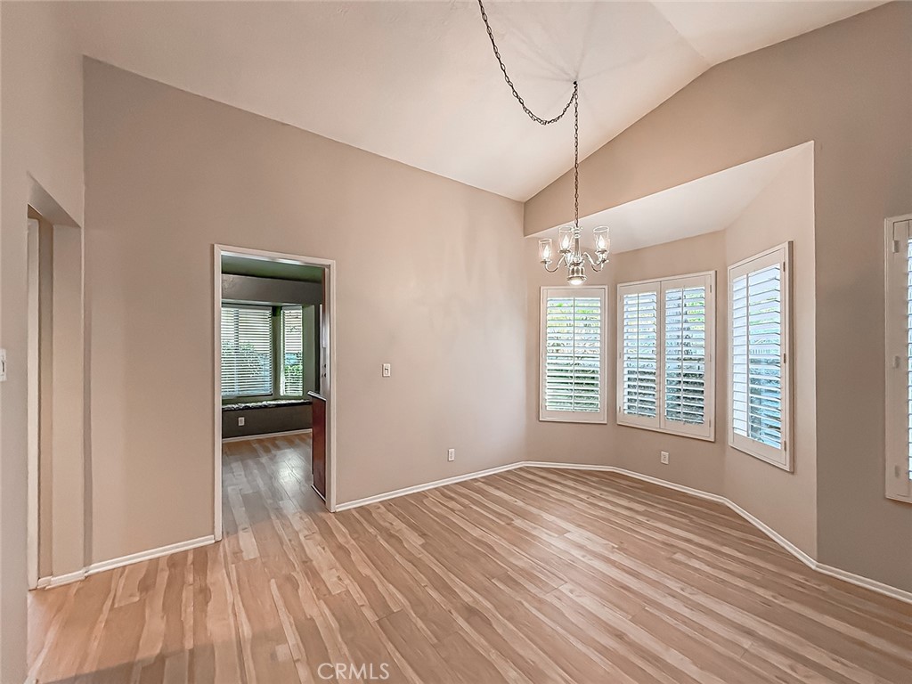 28131 Seco Canyon Road, Unit 39 Saugus, CA 91390 - Photo 6 of 46 Gallery Image 6