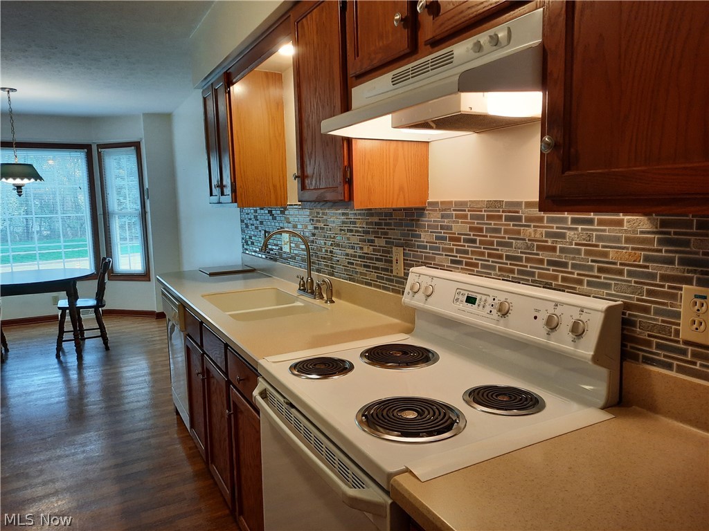 6001 Ravine Boulevard Cleveland, OH 44134 - Photo 6 of 32 Gallery Image 6