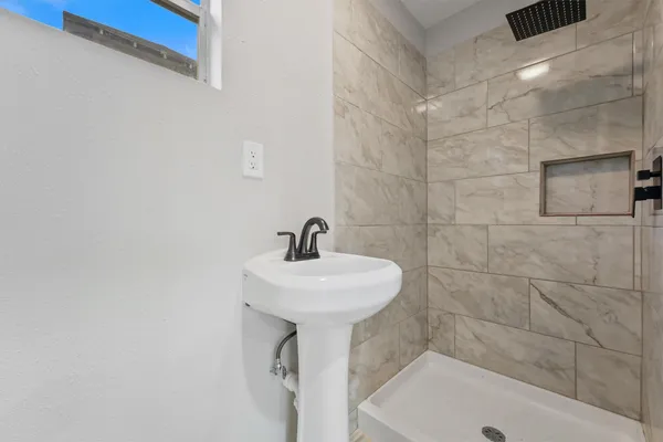 $289,912 | 7912 Cypress Street, Houston, TX 77012