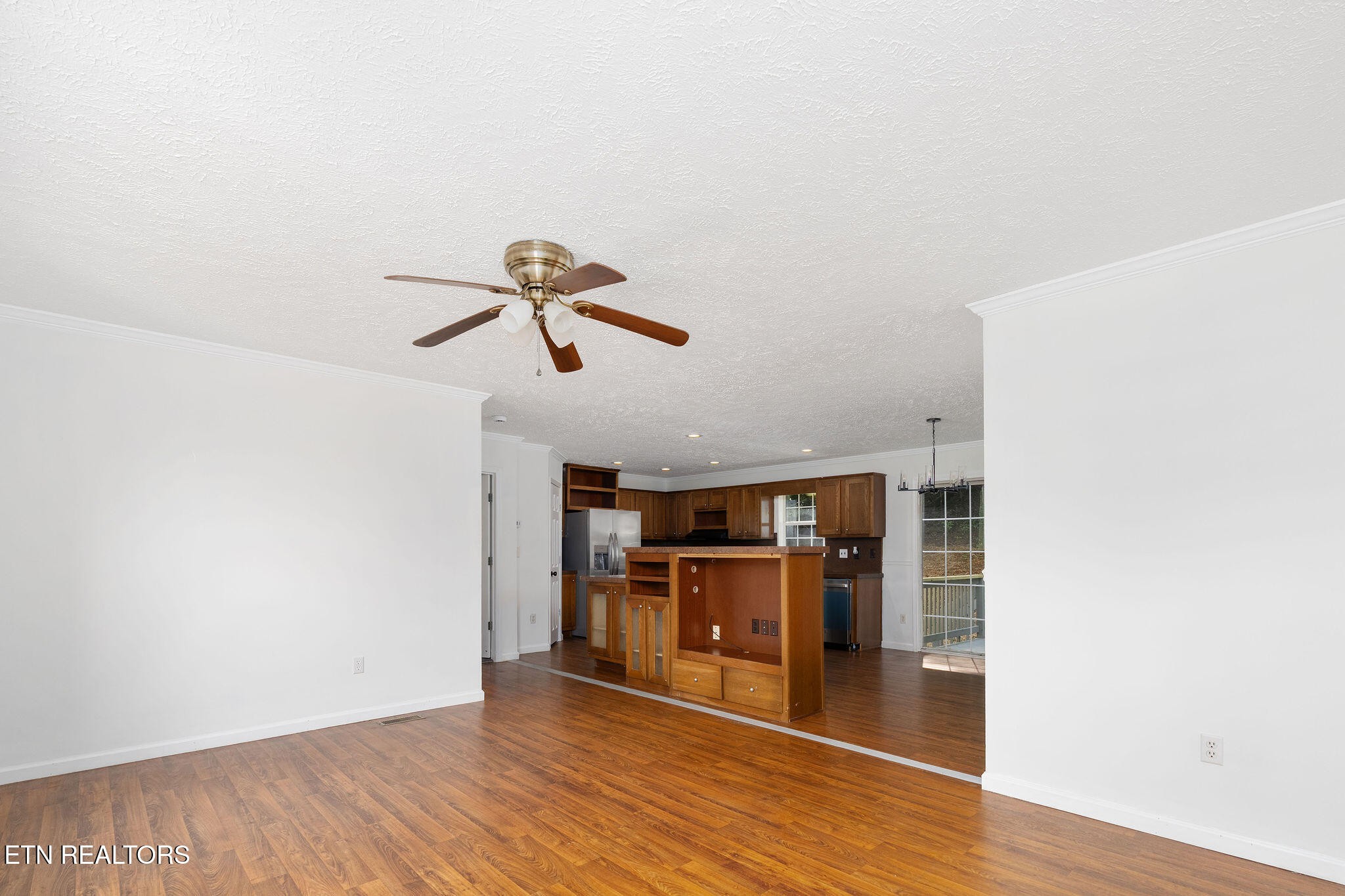 1249 Ridgecrest Avenue Kingsport, TN 37665 - Photo 4 of 50 Gallery Image 4