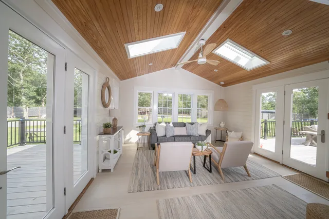 $2,600,000 | 229 Oak Lane, West Tisbury, MA 02568