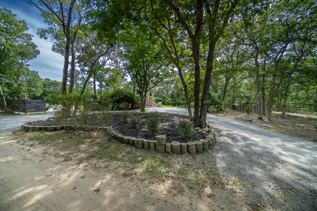 $2,600,000 | 229 Oak Lane, West Tisbury, MA 02568