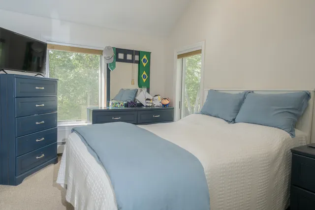 $2,600,000 | 229 Oak Lane, West Tisbury, MA 02568